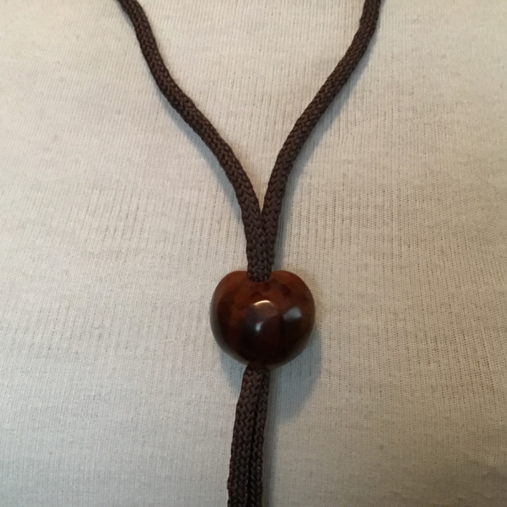 Vintage Hawaiian Kukui nut Brown Cord Bolo Tie with  gold tone metal accents - Picture 3 of 5